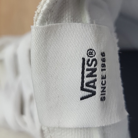 Van's SK8-Hi Brand new in the box authentic uper leather and textile. - Picture 12 of 13